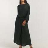 LONG SLEEVE STAPLE TOP / SAGE GREEN