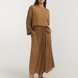 LONG SLEEVE STAPLE TOP / TAN